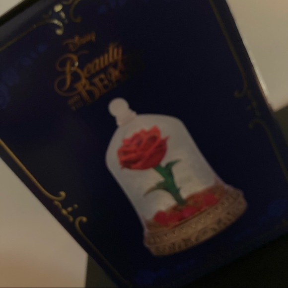 NEW Beauty and the Beast Enchanted Rose Snowglobe Disney Belle Collector’s Item - Picture 7 of 10